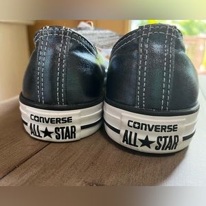 CONVERSE ALL STARS BLUE METALLIC NEW W/TAG SIZE 8.5
